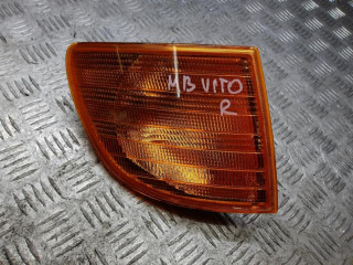 поворотник правый Mercedes-Benz Vito W638 1999