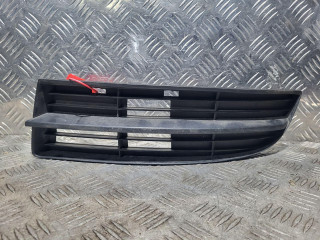 заглушка (решетка) в бампер Volkswagen Touran 1 поколение 2003, 1.9 л., дизель, МКПП, минивэн, 1T0853665