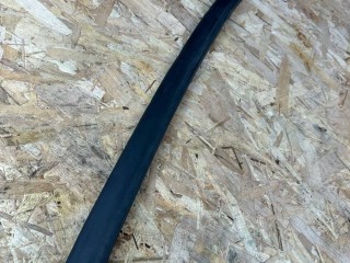 уплотнитель двери Maserati Levante 1 поколение 2017, 3.0 л., A630HP, дизель, АКПП, blue, внедорожник 5 дв., полный привод, правый руль