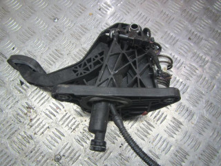 педаль сцепления Infiniti Q30 1 поколение 2016, 1.5 л., дизель, АКПП, хетчбэк 5 дв., A2462900117