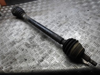 полуось передняя правая (приводной вал, ШРУС) Volkswagen Golf 4 поколение 2001, 1.6 л., бензин