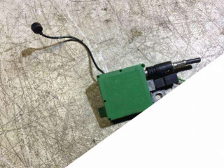 усилитель антенны Land Rover Discovery 2 поколение [рестайлинг] 2003, XUO100010