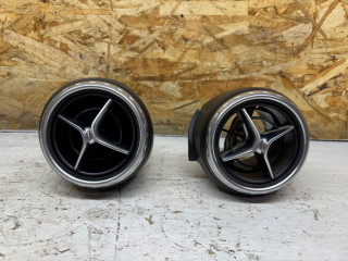 дефлектор обдува салона Mercedes-Benz GLA-Класс X156 2016, A1568300154