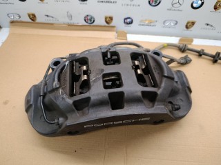 суппорт передний правый Porsche 2022, 2.0 л., бензин, АКПП, 95B615106DB