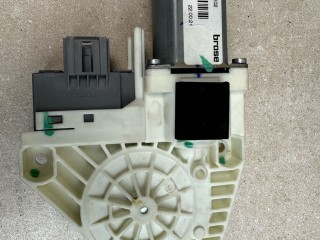 моторчик стеклоподъемника передний правый Infiniti G 4 поколение [рестайлинг] 2013, 3.7 л., VQ37VHR, бензин, АКПП, черный, кабриолет, задний привод, 80730-JL00A