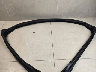 Уплотнитель стекла Fiat 124 Spider 1 поколение 2020, 1.4 л., АКПП, красный, кабриолет, задний привод, A2AH-Z03