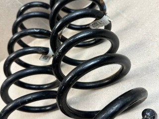 пружина задняя Land Rover Range Rover Evoque L551 2020, 2.0 л., бензин, АКПП, белый, внедорожник 5 дв., полный привод, правый руль, K8D25B749EB