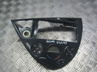 блок управления печки / климат-контроля Ford Focus 1 поколение [рестайлинг] 2002, 1.6 л., бензин, МКПП, универсал, 2S4H18C612BJ