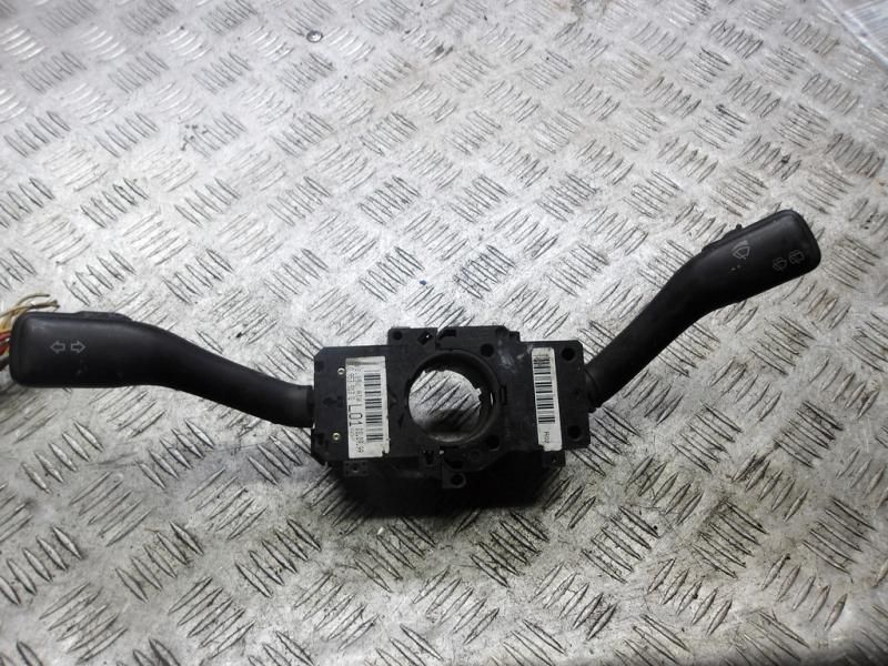 переключатель подрулевой (стрекоза) Volkswagen Golf 3 поколение 2000, 8L0953513G - фото №1