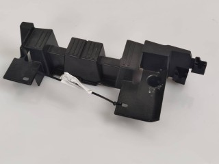 кронштейн (крепление) Tesla Model X 1 поколение 2018, L1S, АКПП, хетчбэк 5 дв., полный привод, 1059715-00-D