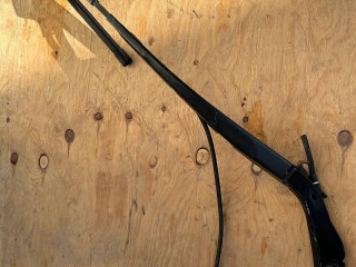 щеткодержатель (поводок стеклоочистителя, дворник) Alfa Romeo Stelvio 1 поколение 2018, 2.0 л., АКПП, серый, внедорожник 5 дв., полный привод, 50553712