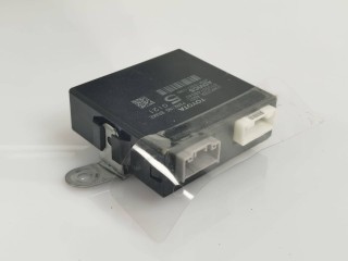 блок управления ручником Lexus RX 4 поколение [рестайлинг] 2021, 3.5 л., гибрид, АКПП, 8x1 - layat heat blue, внедорожник 5 дв., полный привод, правый руль, 89050-48040