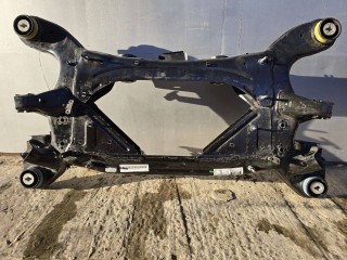 балка подвески задняя Maserati Levante 1 поколение 2017, 3.0 л., бензин, АКПП, белый, внедорожник 5 дв., полный привод, 06701036220