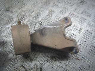 кронштейн КПП Volkswagen Passat B5 1998, 8D0399113AB