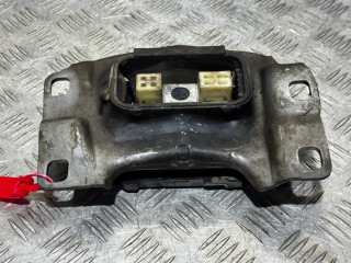 подушка крепления двигателя Volvo V40 2 поколение 2013, 1.6 л., D 4162 T, дизель, 6МКПП, хетчбэк 5 дв.
