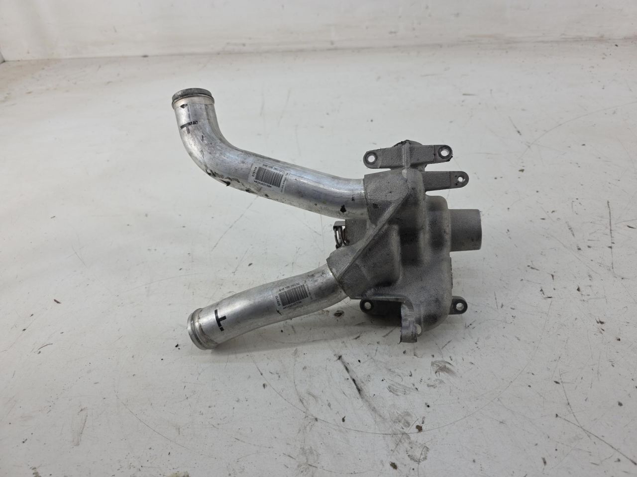 корпус термостата Porsche Cayenne GTS 957 2008, 4.8 л., M 48.01, бензин, АКПП, внедорожник 5 дв., 9481061602R - фото №1