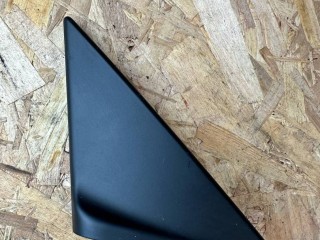 Треугольник двери Maserati Levante 1 поколение 2017, 3.0 л., A630HP, дизель, АКПП, blue, внедорожник 5 дв., полный привод, правый руль, 670065830