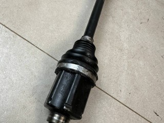 полуось передняя правая (приводной вал, ШРУС) Maserati Levante 1 поколение 2017, 3.0 л., бензин, АКПП, белый, внедорожник 5 дв., полный привод, 06702137300