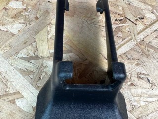 Пластик салазок сидений перед. Lexus NX 1 поколение [рестайлинг] 2020, 2.5 л., гибрид, красный, полный привод, правый руль, 72137-42050