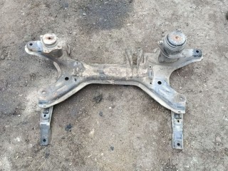 балка подвески передняя (подрамник) Volkswagen Golf 3 поколение 1994