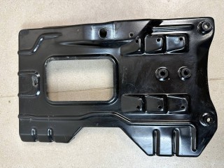 полка аккумулятора Mercedes-Benz GLK-Класс X204 [рестайлинг] 2014, 2.2 л., дизель, АКПП, белый, внедорожник 5 дв., полный привод, A2046200018