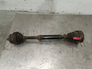 полуось передняя правая (приводной вал, ШРУС) Volkswagen Passat B5 1999, 1.8 л., бензин, 5МКПП