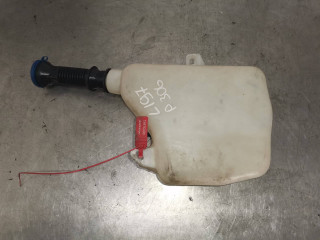 бачок омывателя Peugeot 306 1 поколение [рестайлинг] 2000, 2.0 л., RFV (XU10J4R), бензин, 5МКПП, бордо, универсал, 9616513880