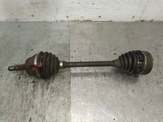 полуось передняя левая (приводной вал, ШРУС) Volkswagen Passat B4 1995, 1.8 л., бензин, 5МКПП, универсал