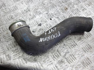 патрубок интеркулера Volkswagen Touran 1 поколение [рестайлинг] 2008, 1.4 л., бензин, 1K0145832F