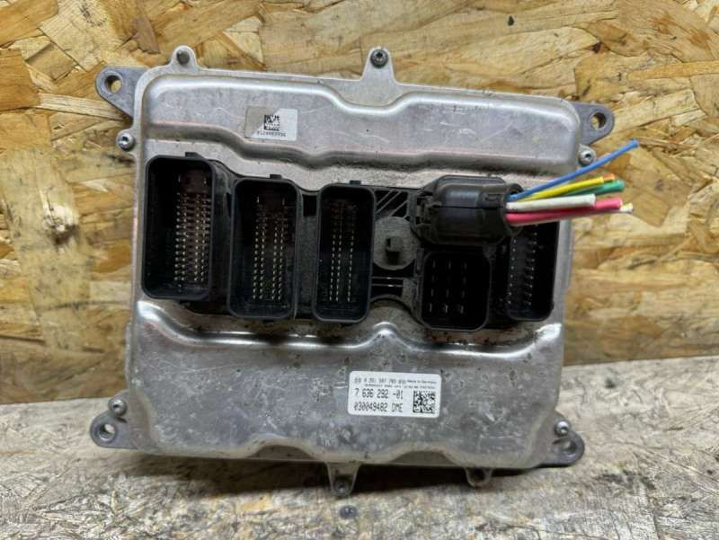 блок управления двигателем BMW 1 серия F20/F21 2012, 1.6 л., бензин, 7636292, 0261S07783 - фото №1