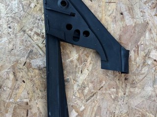 уплотнитель двери Maserati Levante 1 поколение 2017, 3.0 л., A630HP, дизель, АКПП, blue, внедорожник 5 дв., полный привод, правый руль, 670033464