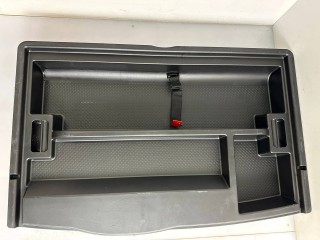 поддон багажного отделения Maserati Levante 1 поколение 2017, 3.0 л., A630HP, дизель, АКПП, blue, внедорожник 5 дв., полный привод, правый руль, 670040700