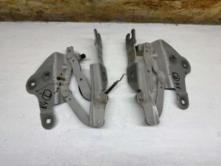 петля капота левая BMW X1 E84 2010, 2990359