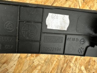 пластик Alfa Romeo 2021, 2.1 л., дизель, АКПП, чёрный, внедорожник 5 дв., полный привод, 156107154