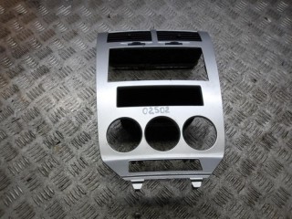 рамка под магнитолу Dodge Caliber 1 поколение 2008, 1.8 л., бензин, МКПП, универсал, 05438207