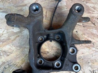 кулак задний правый Lexus NX 1 поколение [рестайлинг] 2020, 2.5 л., гибрид, красный, полный привод, правый руль, 42304-42020