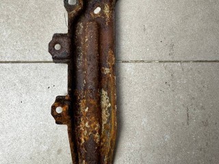 Крепления ( кронштейн ) крыла прав. Infiniti QX60 L50 2014, 3.5 л., VQ35DE, бензин, АКПП, чёрный, внедорожник 5 дв., полный привод, F31803JAMA