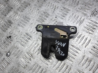 замок багажника Audi A4 B5 1995, 2.6 л., бензин, МКПП, седан, 8D5827505A