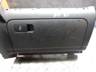 бардачок Volkswagen Golf 5 поколение 2008, 1.9 л., дизель, МКПП, универсал, 1K1857290