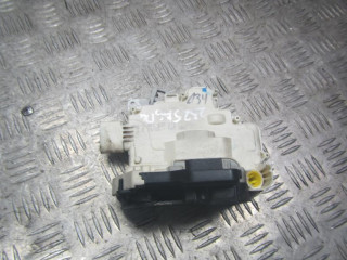 замок двери передней левой Audi A6 C5 [рестайлинг] 2005, 2.7 л., дизель, МКПП, универсал, 4F1837015