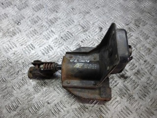 крепление запаски Volkswagen Sharan 1 поколение 1998, 1.8 л., бензин, МКПП, минивэн, 7M0803660D