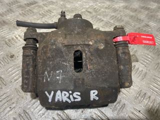 суппорт передний правый Toyota Yaris P1 [рестайлинг] 2003, 1.3 л., бензин, 5МКПП, хетчбэк 5 дв.