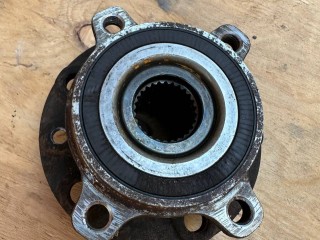 ступица передняя Alfa Romeo Stelvio 1 поколение 2018, 2.0 л., АКПП, серый, внедорожник 5 дв., полный привод, 50533569