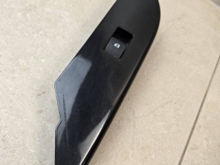 кнопка стеклоподъемника Toyota 2022, 2.8 л., 1GD-FTV, дизель, АКПП, красный, пикап, полный привод, правый руль, 742320K790