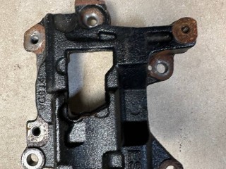 кронштейн (крепление) Lexus NX 1 поколение [рестайлинг] 2020, 2.5 л., гибрид, красный, полный привод, правый руль