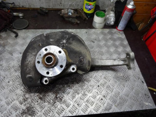 ступица передняя левая Audi A4 B8/8K 2010, 1.8 л., бензин, МКПП, универсал