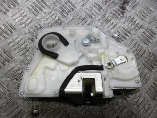 замок двери передней левой Suzuki Swift 3 поколение 2007, 1.3 л., бензин, МКПП, хетчбэк 5 дв.