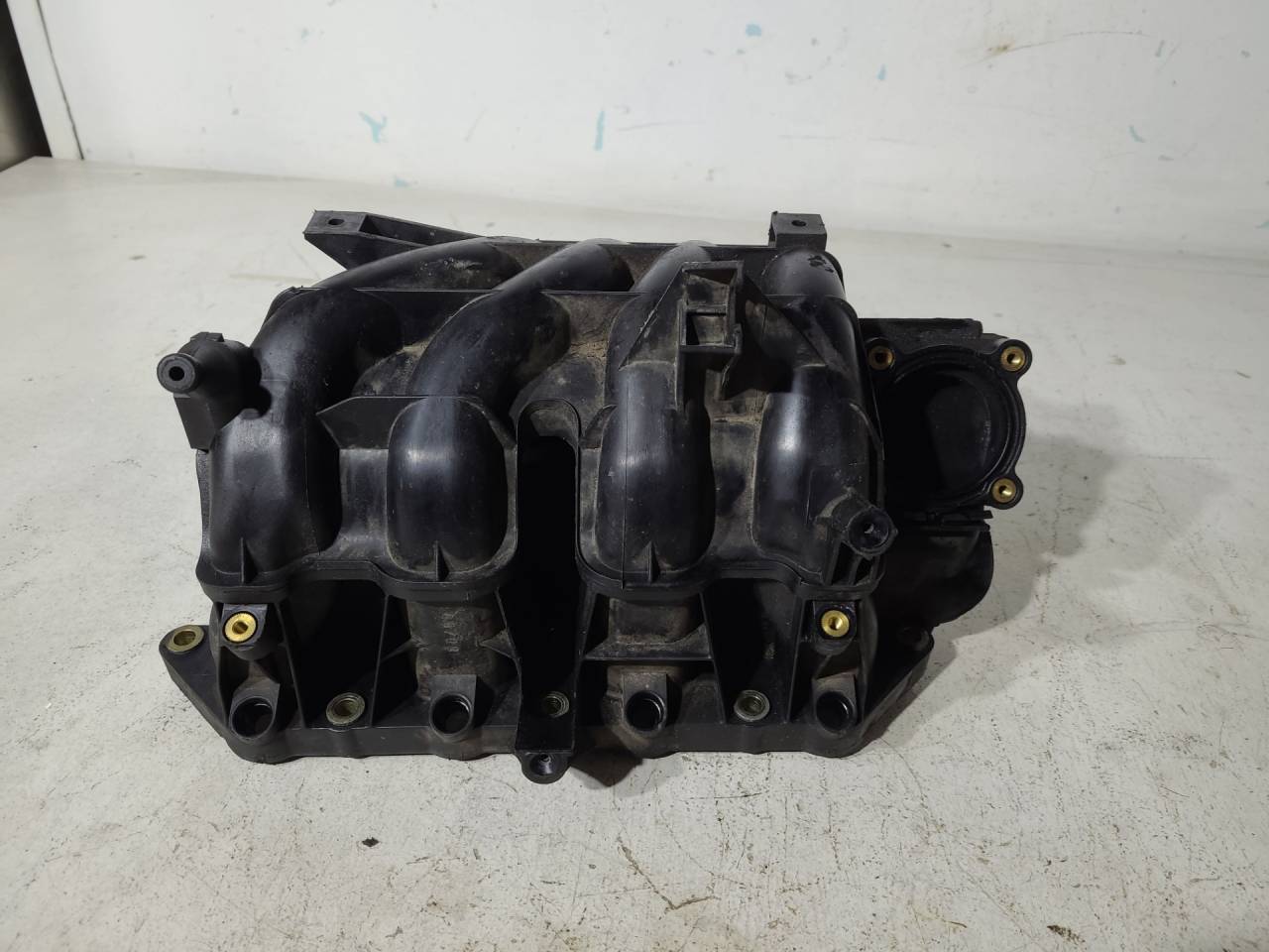 коллектор впускной SEAT Leon 1 поколение 2002, 1.4 л., i, BCA, бензин, 5МКПП, серебристый, хетчбэк 5 дв., передний привод, 036129711DR - фото №1