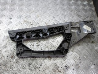 крепление бампера Audi A8 D5 2020, 4N0807454