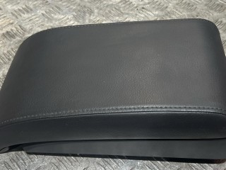 подлокотник Volkswagen Touran 1 поколение [2-й рестайлинг] 2012, 1.4 л., CAVA, бензин, АКПП, минивэн
